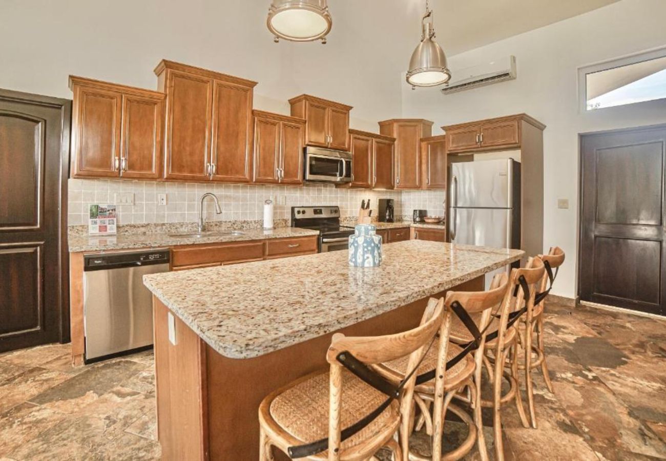 Apartahotel en Bocas del Toro - Villa de Lujo Frente al Mar con Piscina Privada y Acceso Directo a la Playa en Bocas del Toro