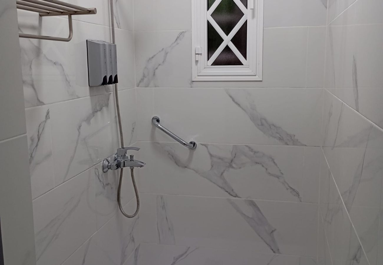 Alquiler por habitaciones en Mocanal - Hostel de recien construccion Inmejorable