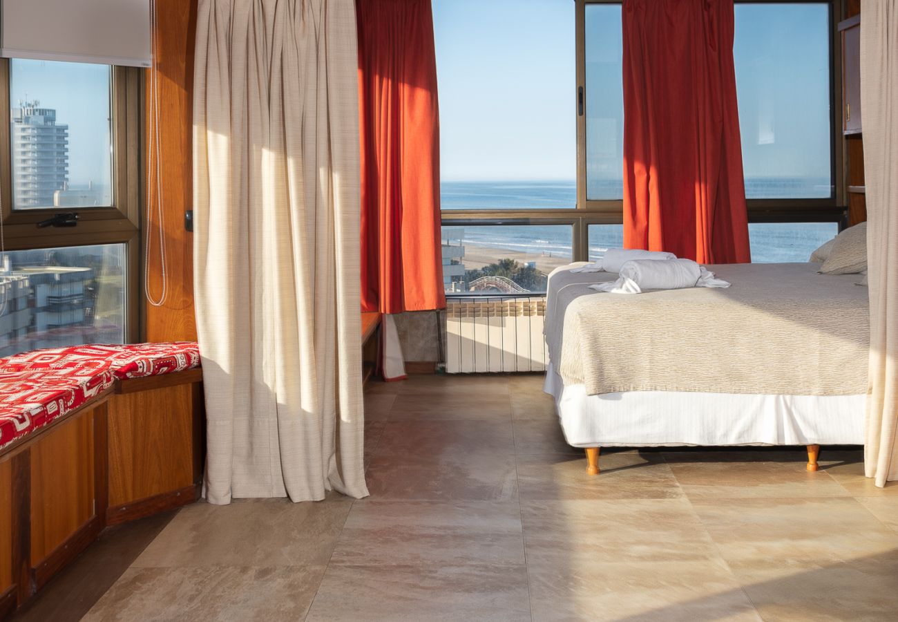 Rent by room in Villa Gesell - Room with incredible sea views Breakfast