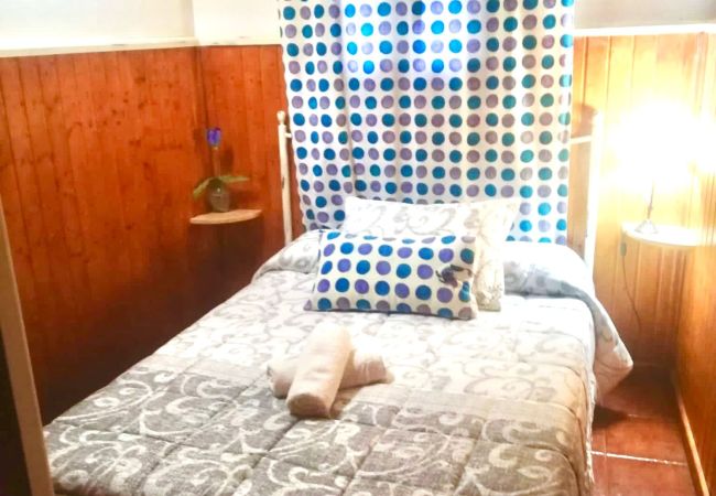 Cottage in Hermigua -  Rural house with beautiful views of the sea and the mountains, BBQ Cottage in Hermigua -  Rural house with beautiful views of the sea and the mountains, BBQ