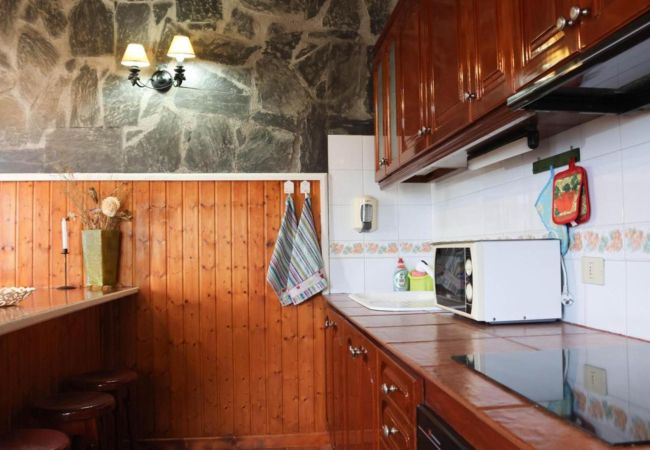 Cottage in Hermigua -  Rural house with beautiful views of the sea and the mountains, BBQ Cottage in Hermigua -  Rural house with beautiful views of the sea and the mountains, BBQ