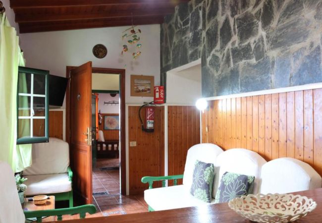 Cottage in Hermigua -  Rural house with beautiful views of the sea and the mountains, BBQ Cottage in Hermigua -  Rural house with beautiful views of the sea and the mountains, BBQ