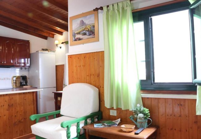 Cottage in Hermigua -  Rural house with beautiful views of the sea and the mountains, BBQ Cottage in Hermigua -  Rural house with beautiful views of the sea and the mountains, BBQ