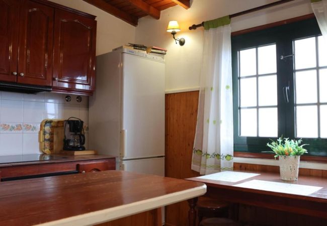 Cottage in Hermigua -  Rural house with beautiful views of the sea and the mountains, BBQ Cottage in Hermigua -  Rural house with beautiful views of the sea and the mountains, BBQ