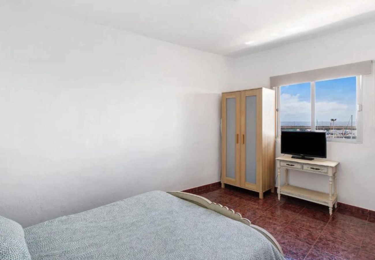 Aparthotel in Valverde - Comfortable Apartment with spectacular sea views