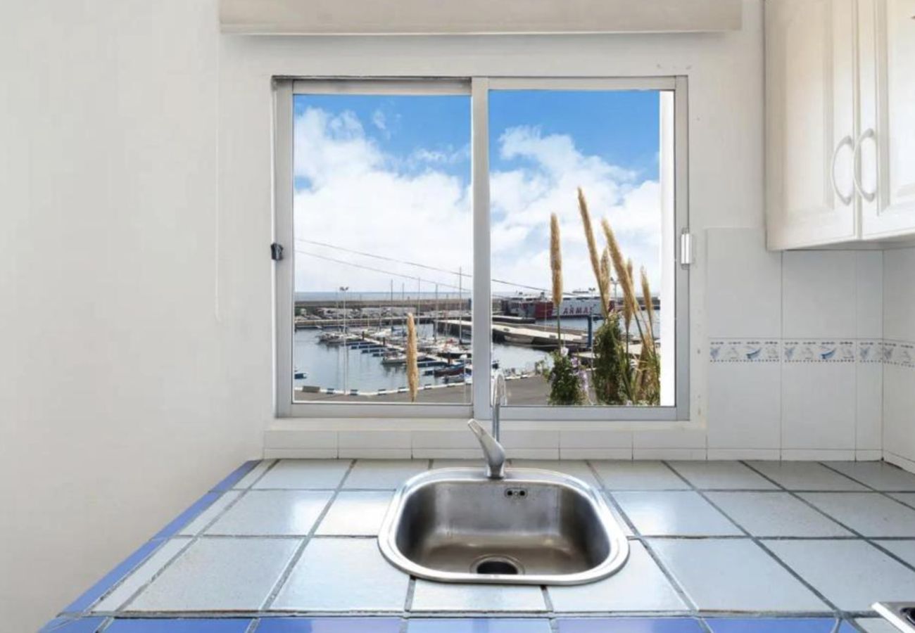 Aparthotel in Valverde - Comfortable Apartment with spectacular sea views