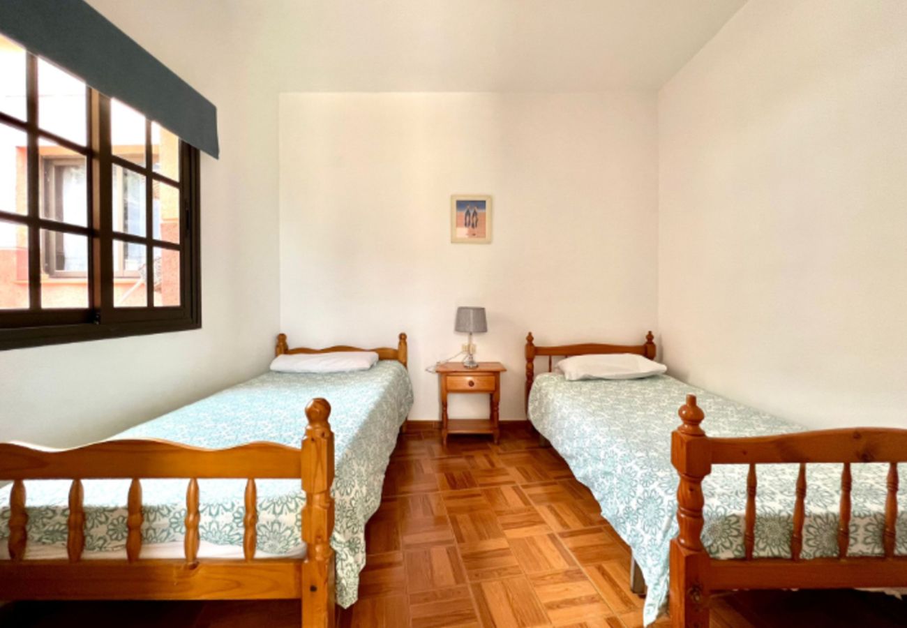 House in Timijiraque -  Cozy 2 bedroom house with beautiful sea views