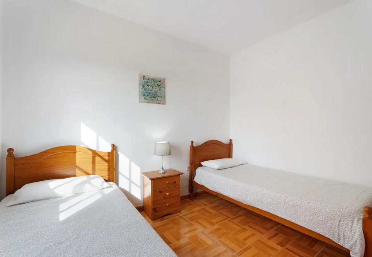 House in Timijiraque -  Cozy 2 bedroom house with beautiful sea views