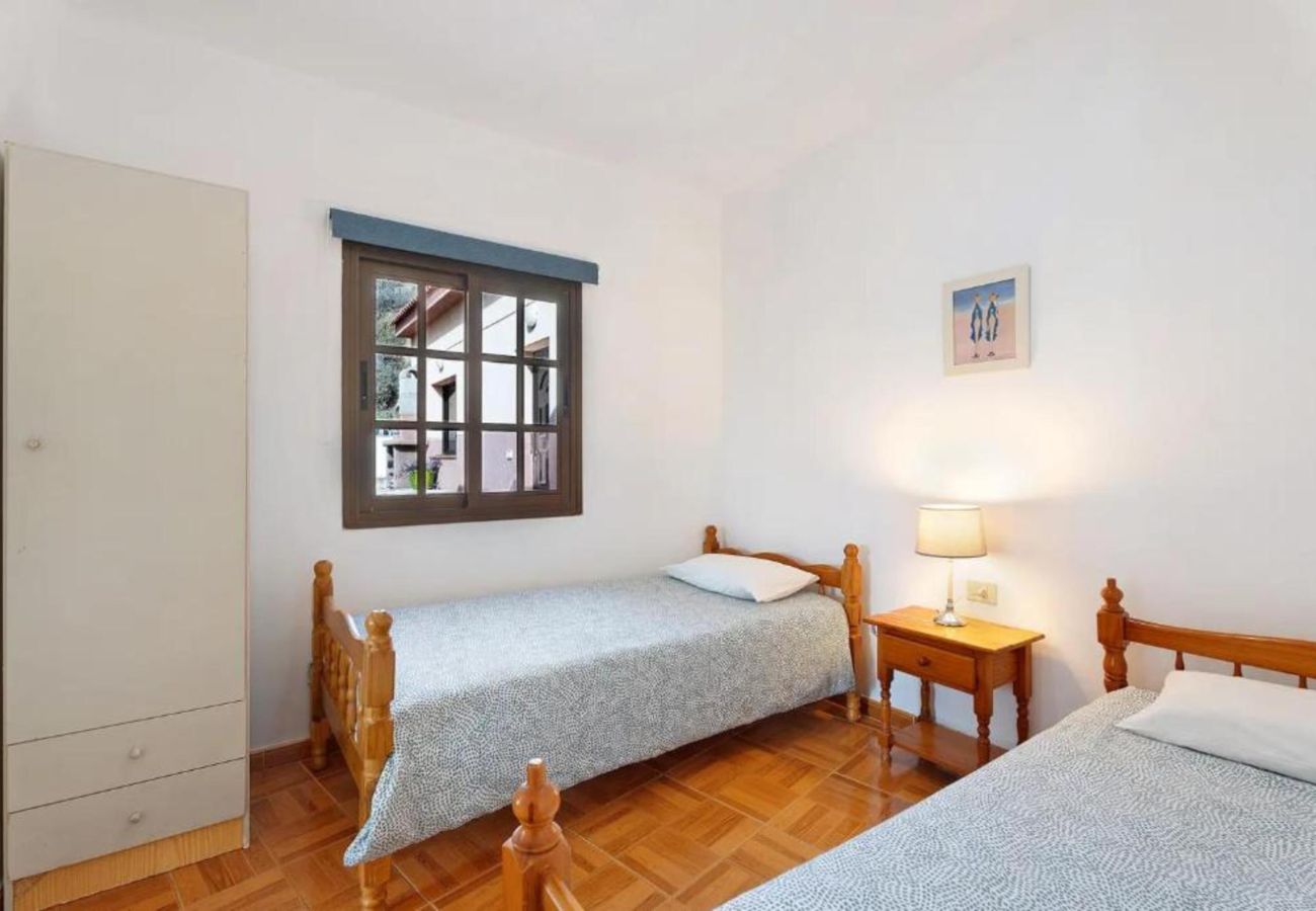 House in Timijiraque -  Cozy 2 bedroom house with beautiful sea views