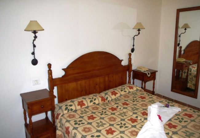 Aparthotel in Los Realejos - 2-Bedroom Apartment with Stunning Sea Views and Pool Aparthotel in Los Realejos - 2-Bedroom Apartment with Stunning Sea Views and Pool