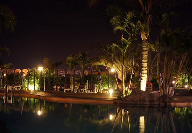 Aparthotel in Los Realejos - 2-Bedroom Apartment with Stunning Sea Views and Pool Aparthotel in Los Realejos - 2-Bedroom Apartment with Stunning Sea Views and Pool