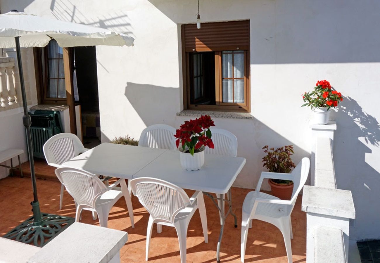 Apartment in Valdés - Beautiful house for 6 people - BBQ - Garden