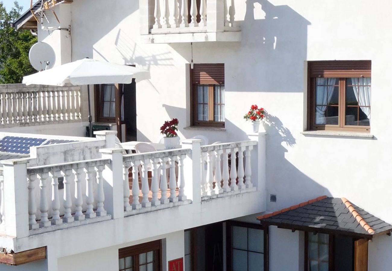 Apartment in Valdés - Beautiful house for 6 people - BBQ - Garden