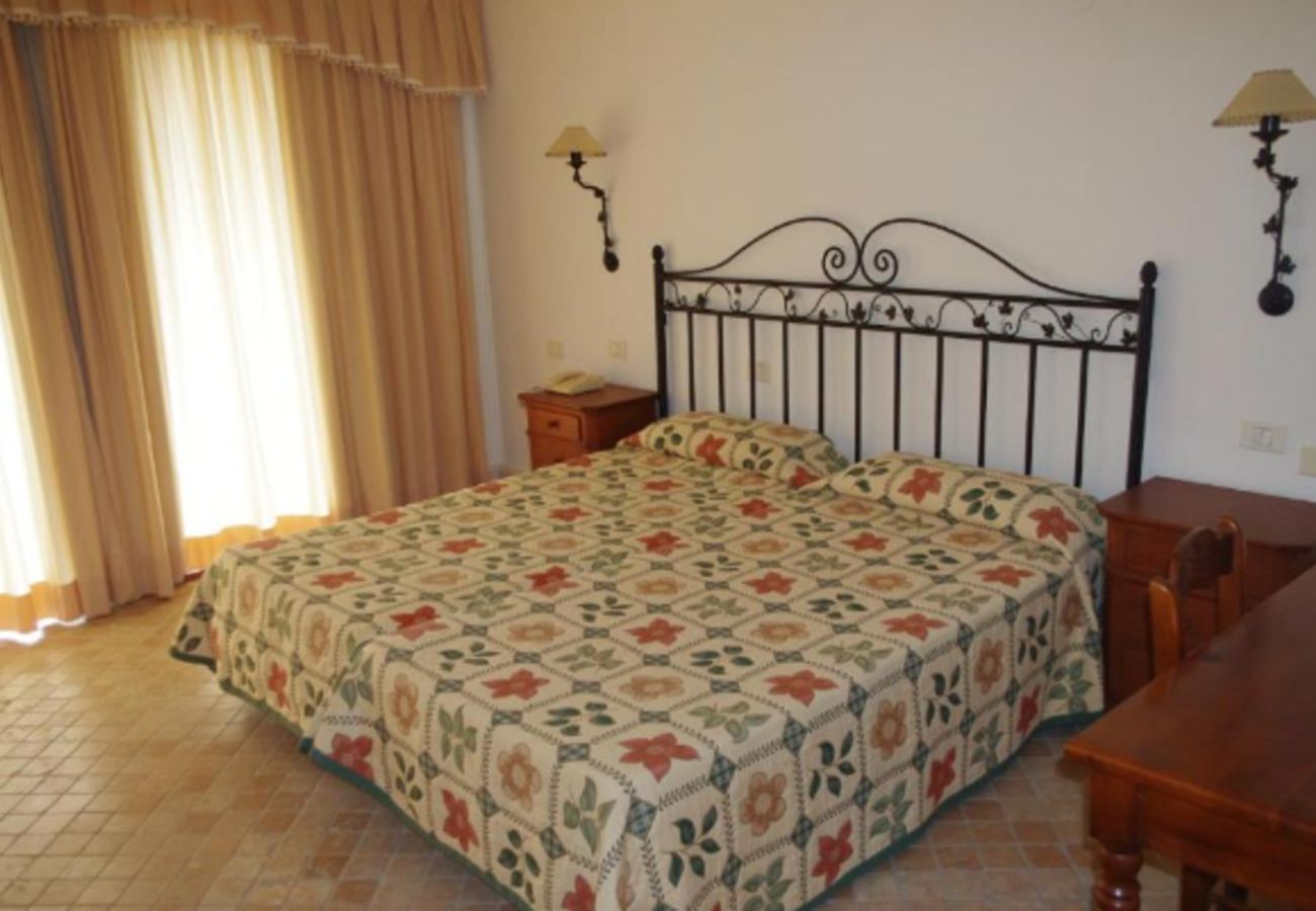 Apartment in Los Realejos - Beautiful cliff-top suite with fabulous sea views, terrace and pool