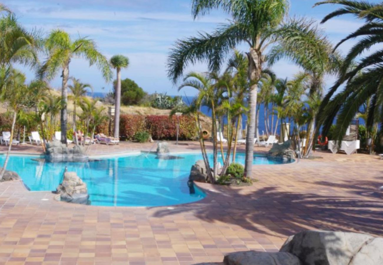 Apartment in Los Realejos - Beautiful cliff-top suite with fabulous sea views, terrace and pool