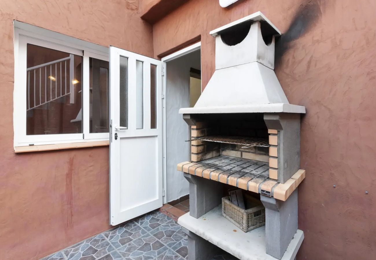 Apartment in Mocanal - Nice two bedroom apartment; BBQ, WIFI