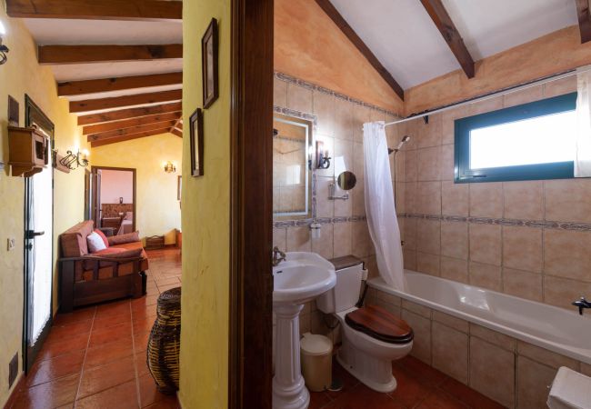 Cottage in Isora - Sea Views and BBQ in this Cozy Rural House Cottage in Isora - Sea Views and BBQ in this Cozy Rural House