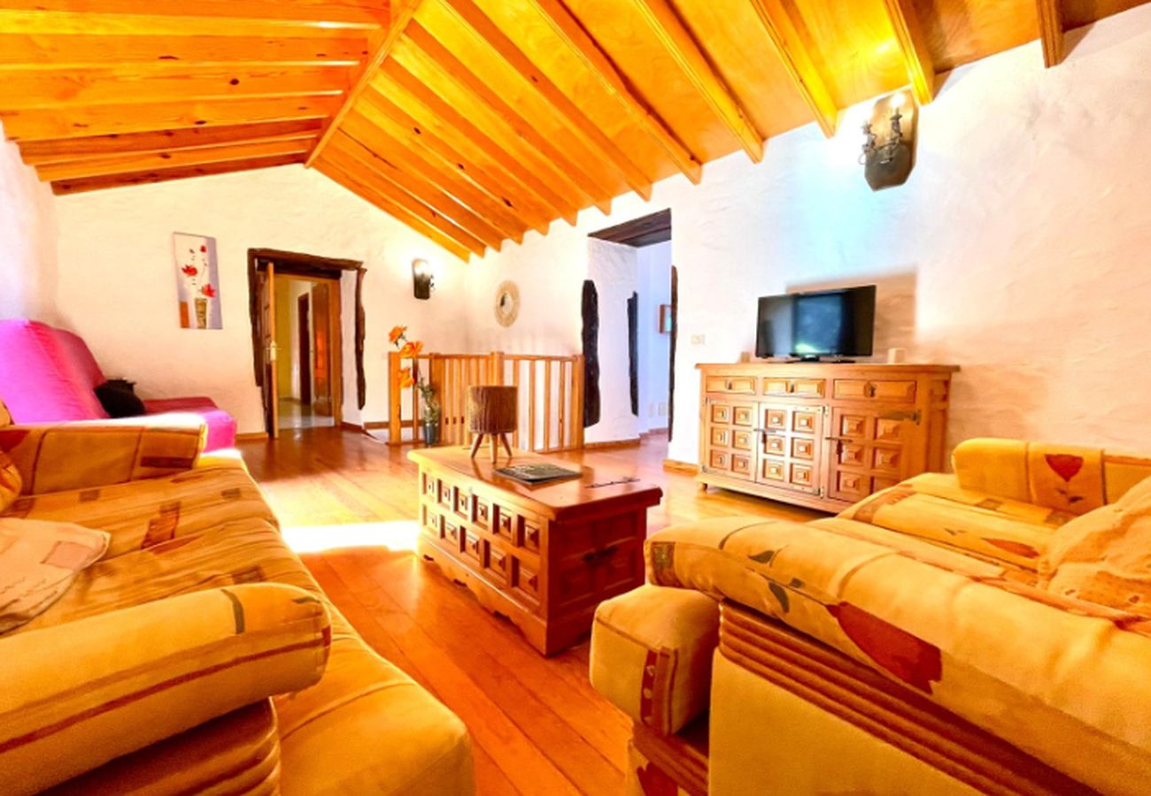 Cottage in Frontera - Fabulous House Located in the Village of Los Llanillos