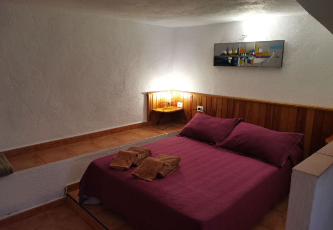 Cottage in Frontera - Modern country house in the village of Los Llanillos with beautiful views
