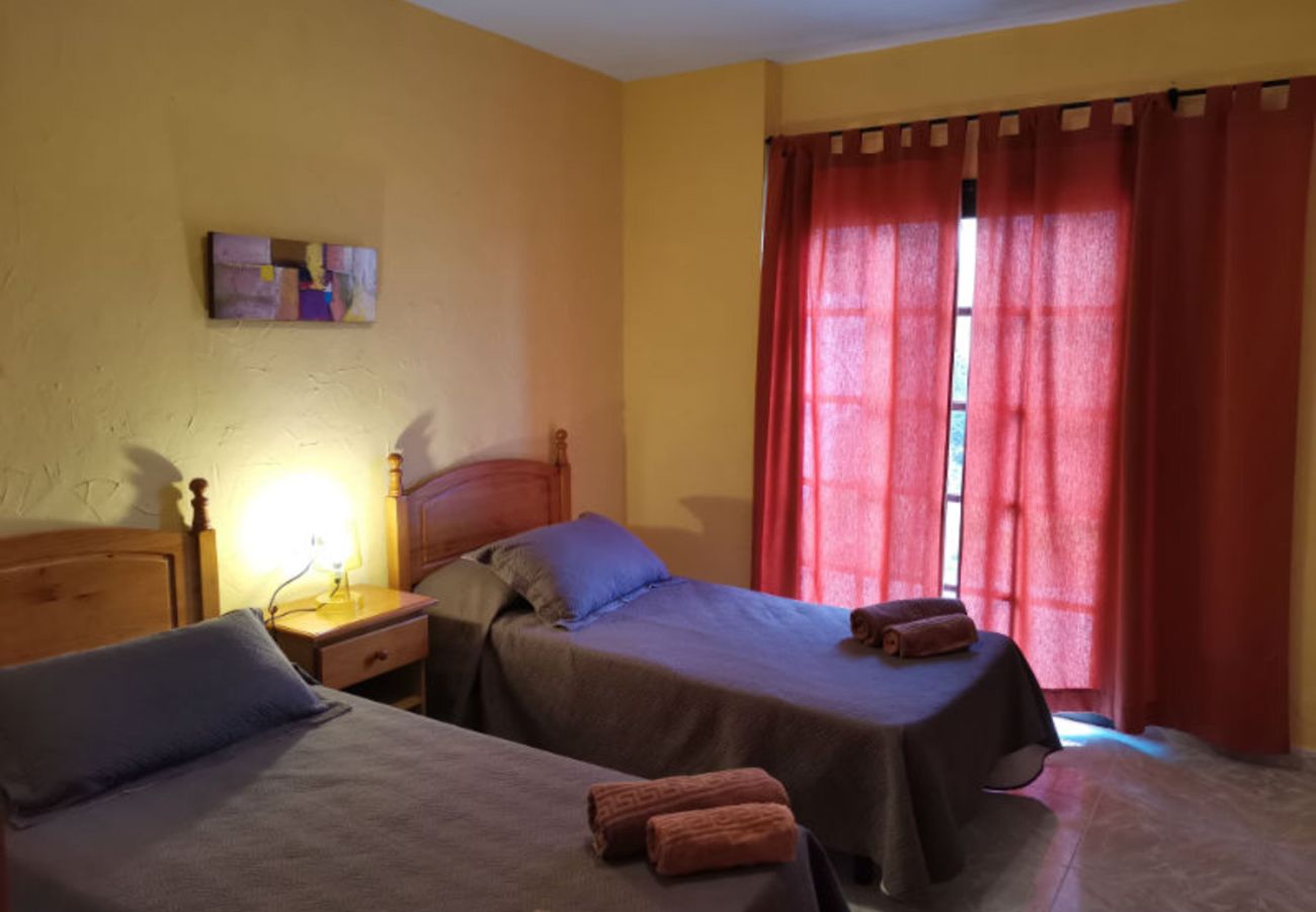 Cottage in Frontera - Modern country house in the village of Los Llanillos with beautiful views