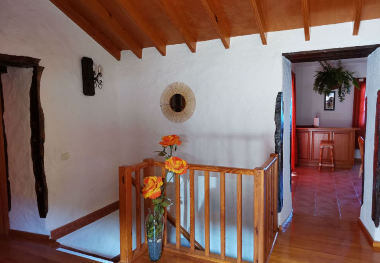 Cottage in Frontera - Modern country house in the village of Los Llanillos with beautiful views