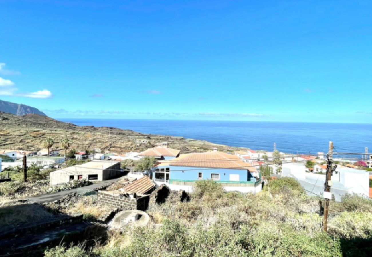 Cottage in Frontera - Modern country house in the village of Los Llanillos with beautiful views