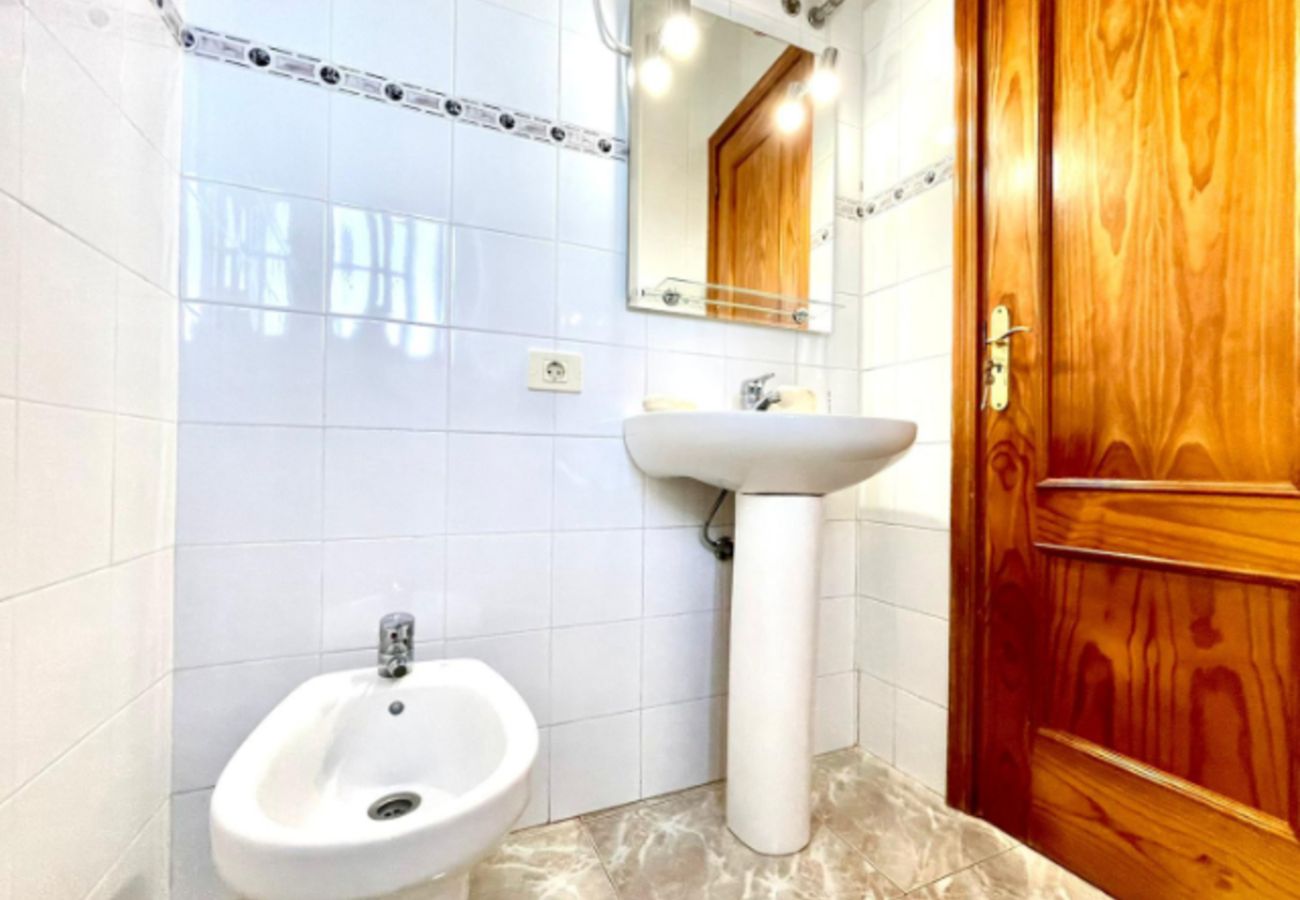 Cottage in Frontera - Modern country house in the village of Los Llanillos with beautiful views