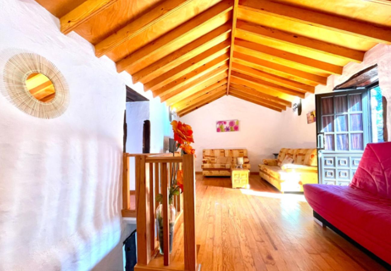 Cottage in Frontera - Modern country house in the village of Los Llanillos with beautiful views