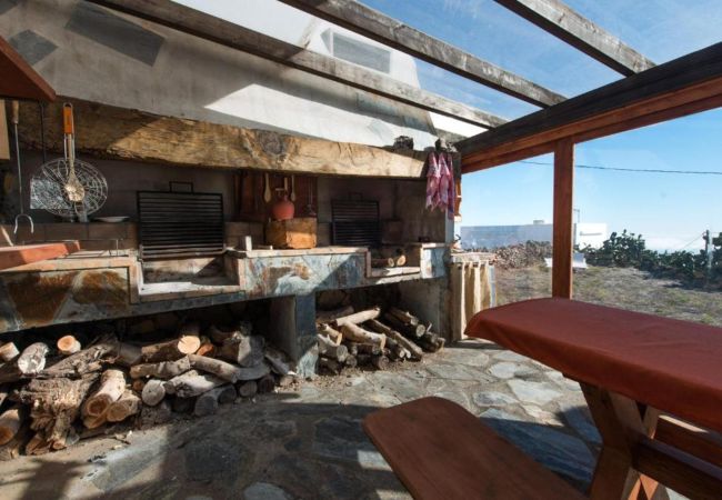 Cottage in Isora -  Cozy Rural House with Beautiful Views and BBQ for an Ideal Stay Cottage in Isora -  Cozy Rural House with Beautiful Views and BBQ for an Ideal Stay