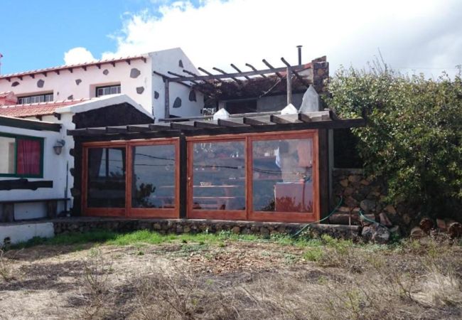 Cottage in Isora -  Cozy Rural House with Beautiful Views and BBQ for an Ideal Stay Cottage in Isora -  Cozy Rural House with Beautiful Views and BBQ for an Ideal Stay