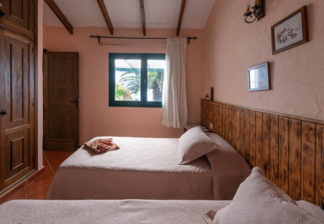 Cottage in Isora - Rural House with Beautiful Views in El Hierro Cottage in Isora - Rural House with Beautiful Views in El Hierro