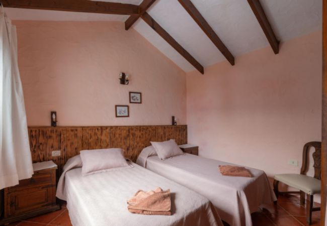 Cottage in Isora - Rural House with Beautiful Views in El Hierro Cottage in Isora - Rural House with Beautiful Views in El Hierro