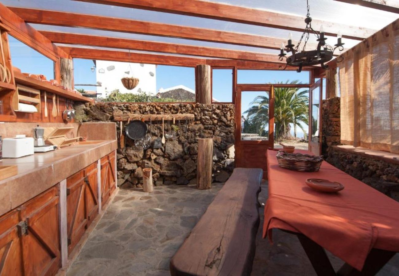 Cottage in Isora - Rural house with beautiful views BBQ Wifi