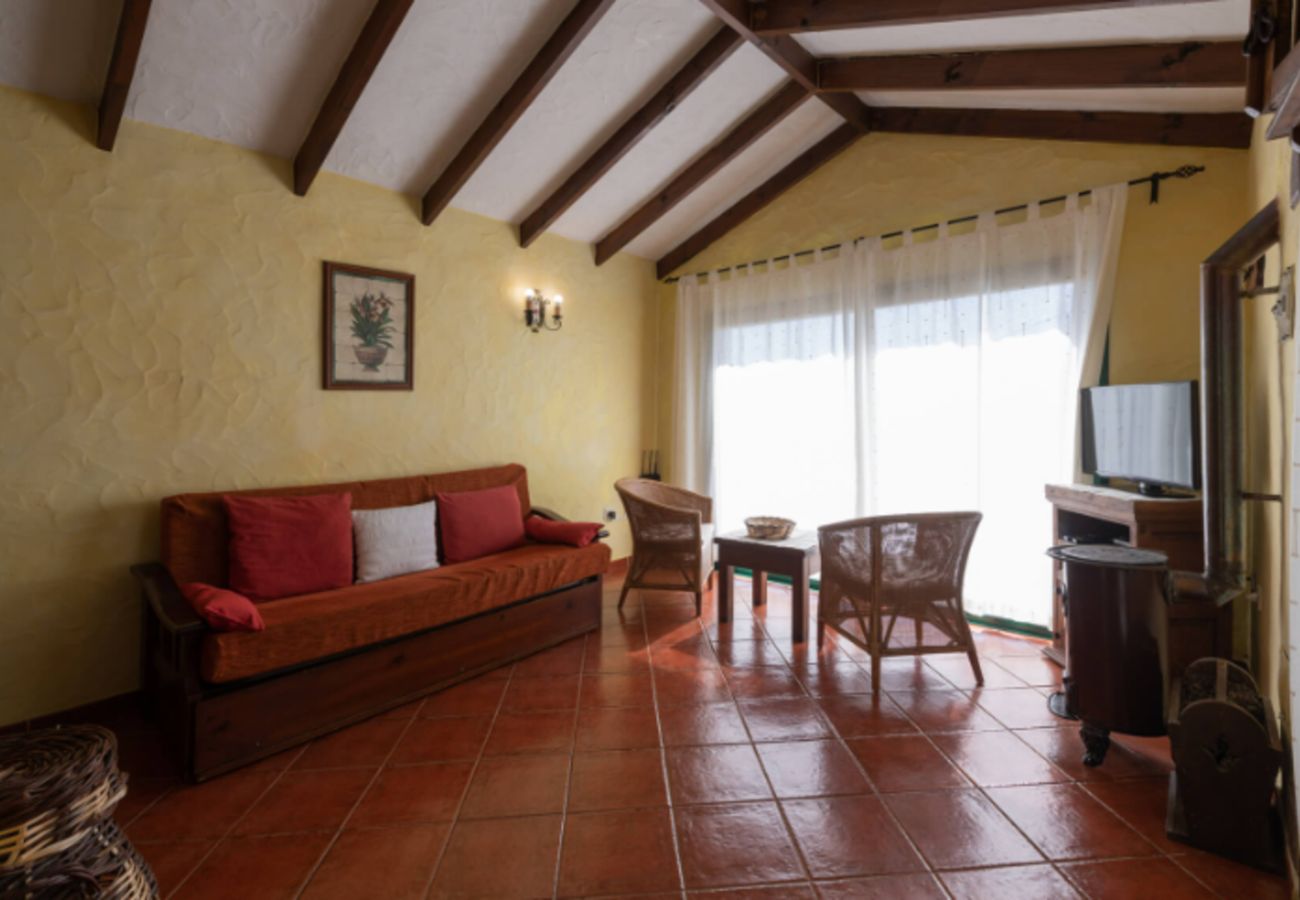 Cottage in Isora - Rural house with beautiful views BBQ Wifi