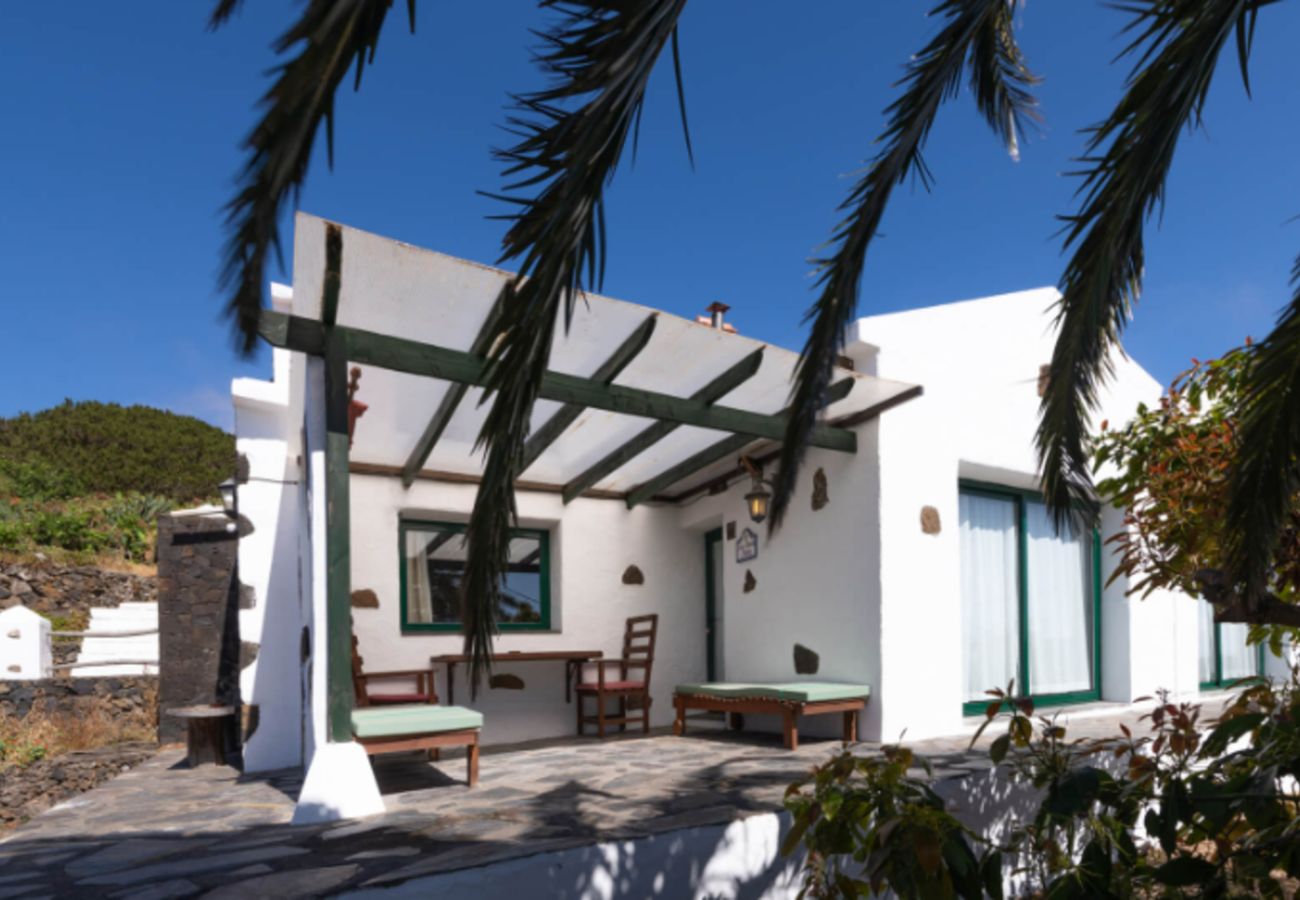 Cottage in Isora - Rural house with beautiful views BBQ Wifi