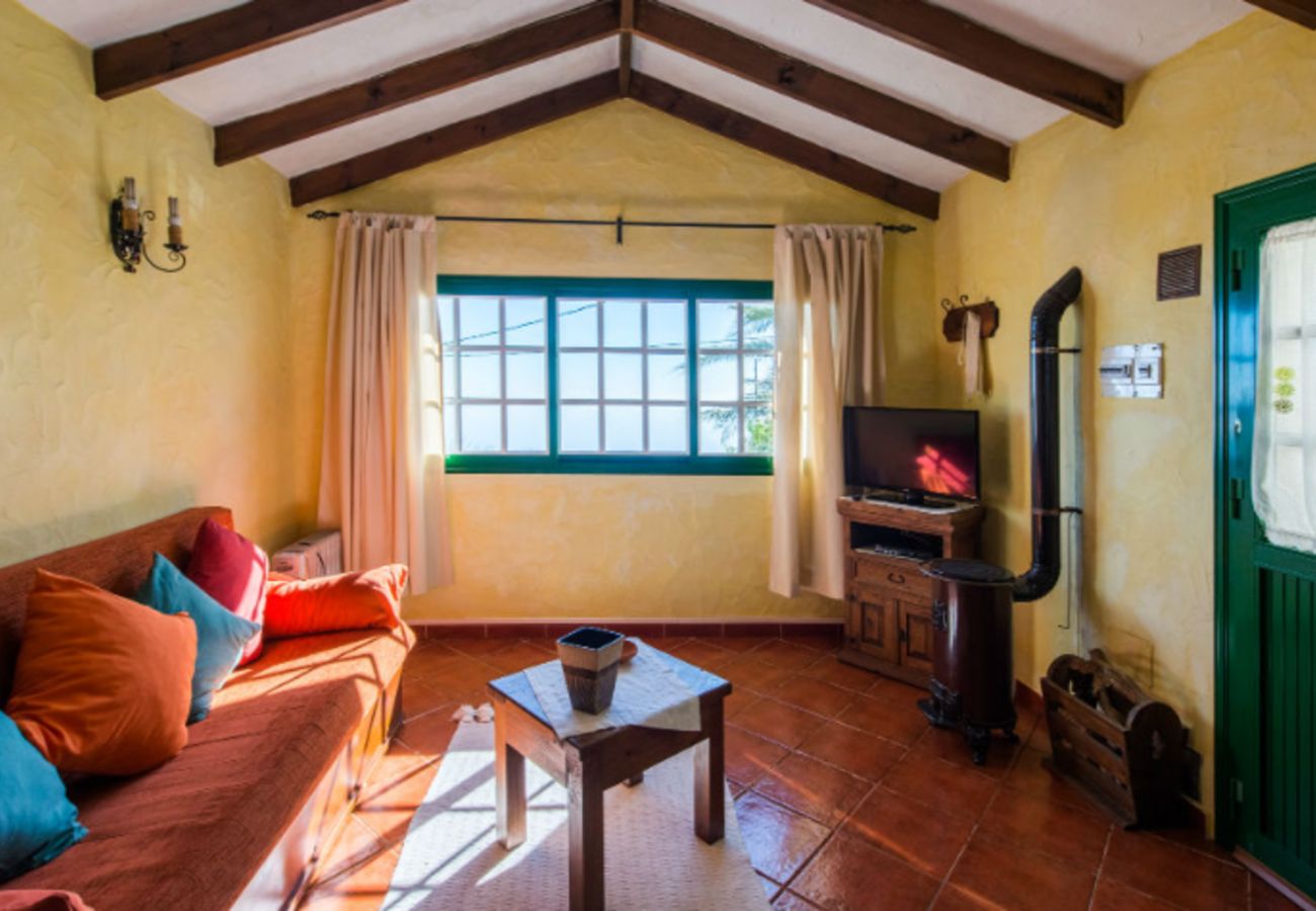 Cottage in Isora - Rural house with beautiful views BBQ Wifi