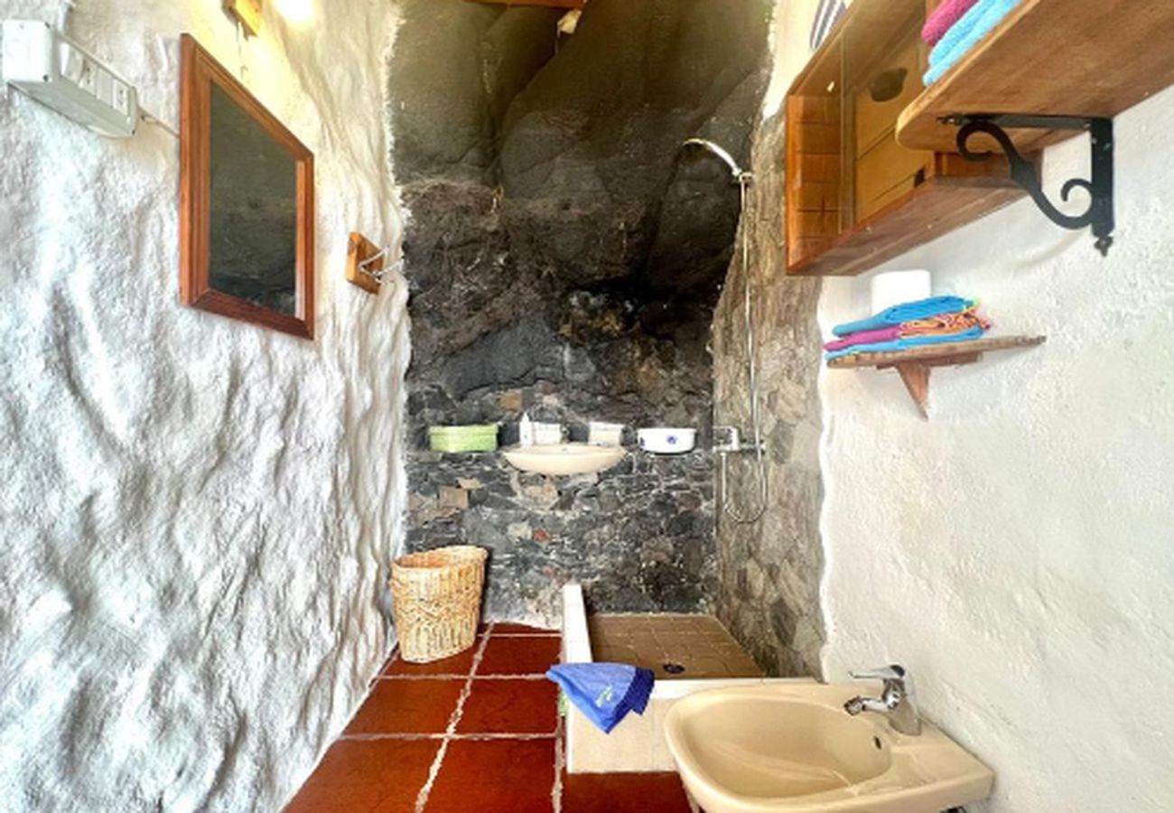 House in Valverde - Cave House with Sea View and Barbecue