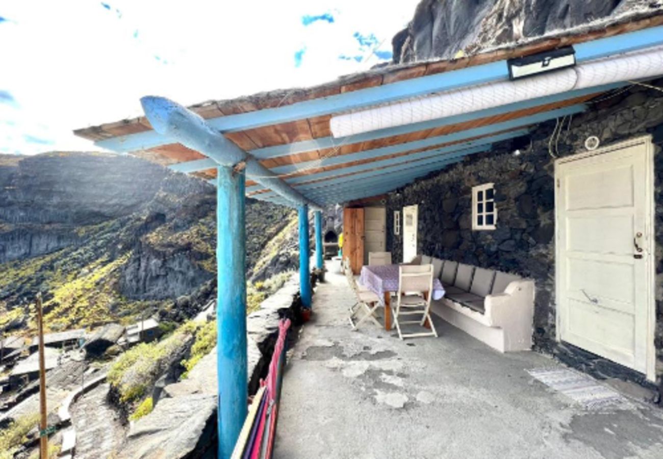 House in Valverde -  Cave House with Sea Views and BBQ for up to 5 guests Book your Experience