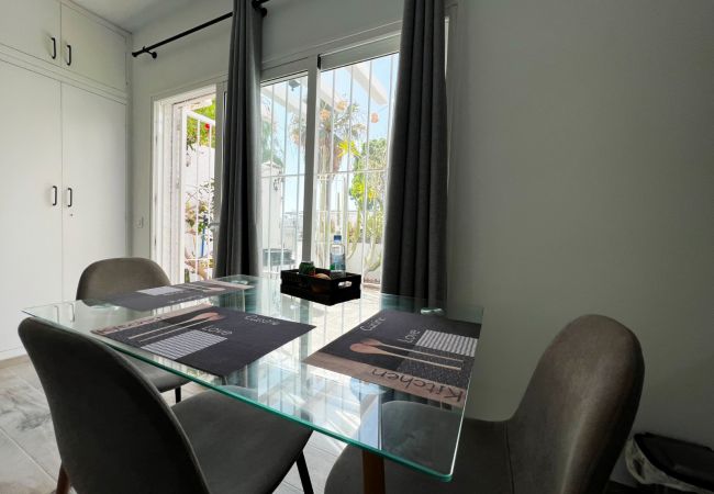 Aparthotel in Costa del Silencio -  Cozy Studio with BBQ and Terrace in Tenerife Aparthotel in Costa del Silencio -  Cozy Studio with BBQ and Terrace in Tenerife