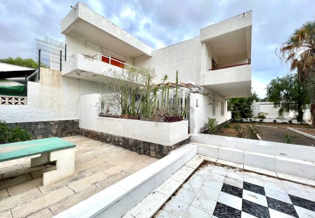 Aparthotel in Costa del Silencio -  Cozy Studio with BBQ and Terrace in Tenerife Aparthotel in Costa del Silencio -  Cozy Studio with BBQ and Terrace in Tenerife