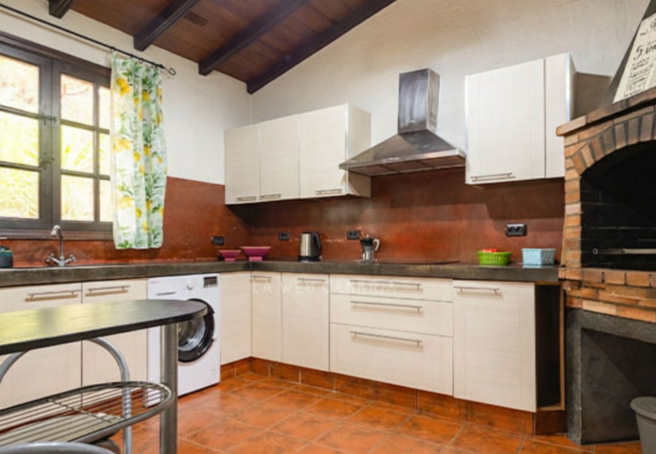 House in Santa Cruz de Tenerife - Incredible Stone House for 6 guests with absolute peace