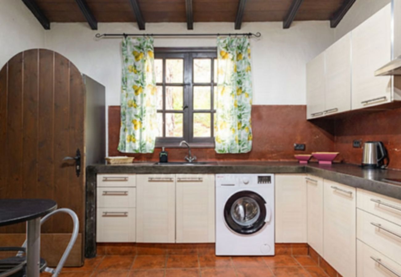 House in Santa Cruz de Tenerife - Incredible Stone House for 6 guests with absolute peace