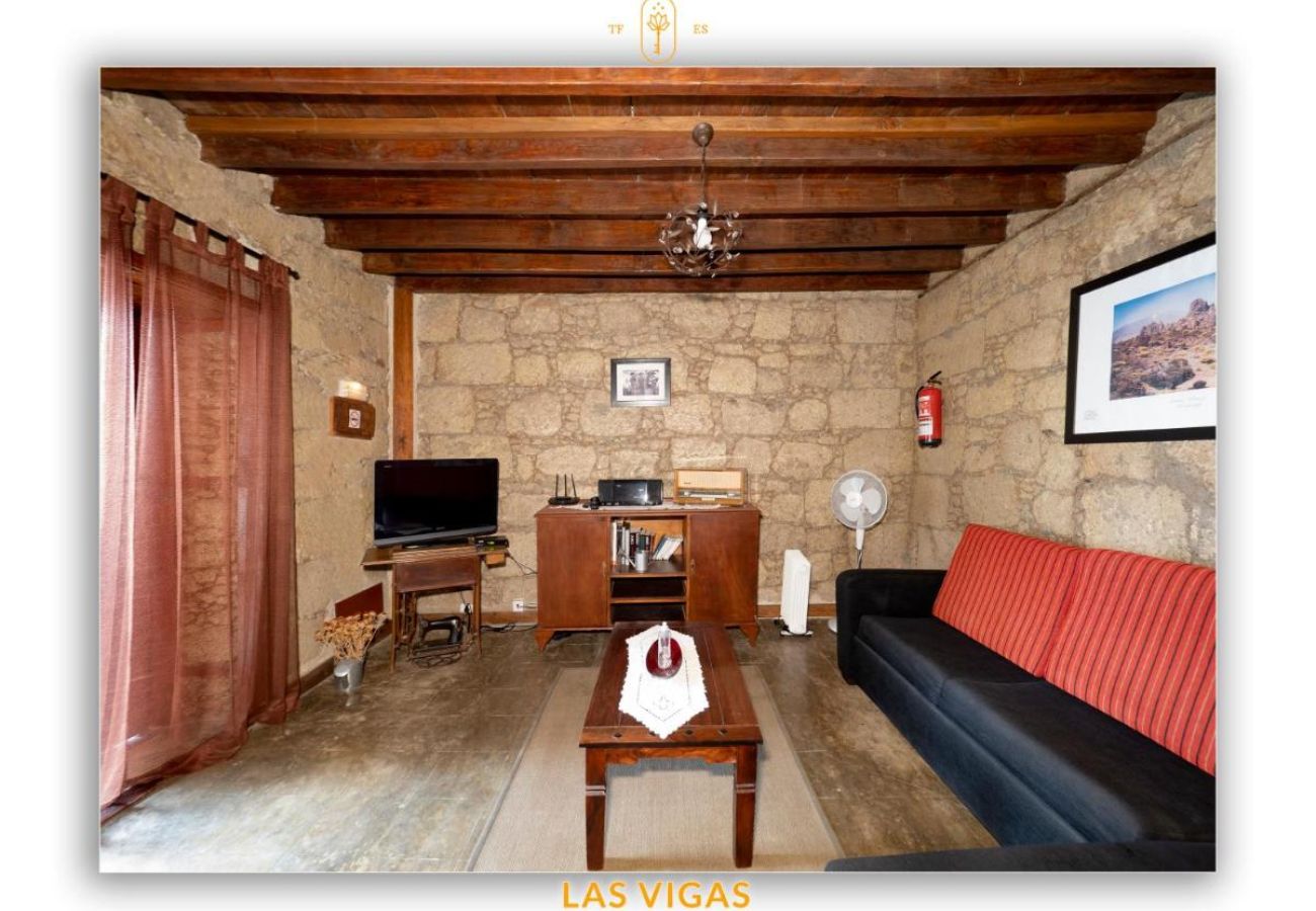 Cottage in Arico - Unmatched peace in a Rural House with fantastic views WIFi, BBQ