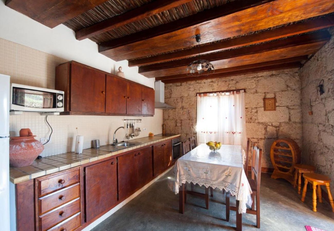 Cottage in Arico - Unmatched peace in a Rural House with fantastic views WIFi, BBQ