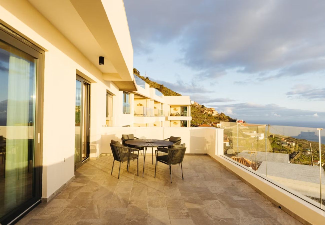 Villa in Santa Cruz de la Palma - Beautiful and modern villa with pool and sea views