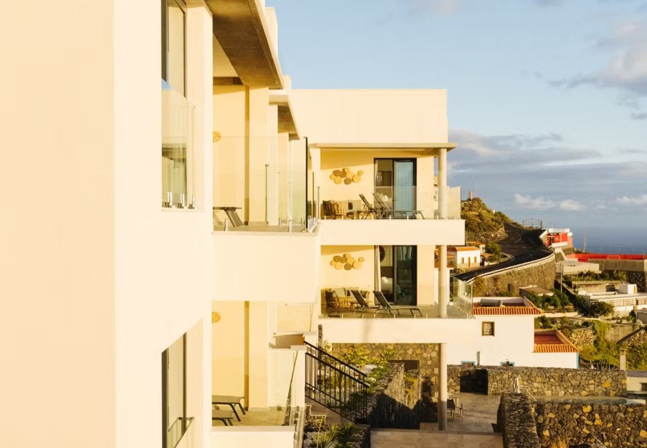 Villa in Santa Cruz de la Palma - Beautiful and modern villa with pool and sea views