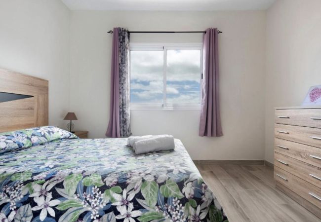 Cottage in Garachico - Modern House with beautiful Views of Teide for up to 4 people