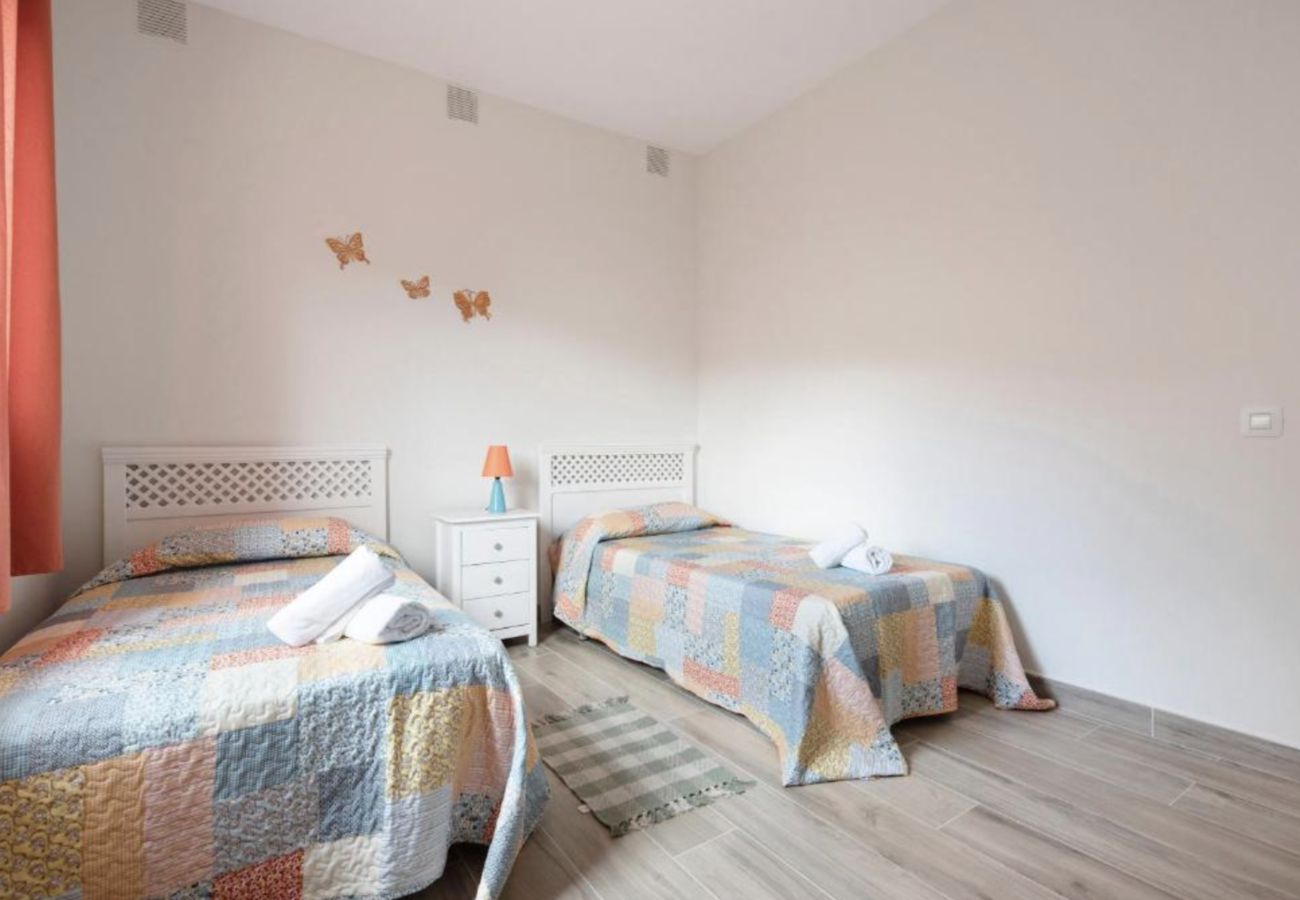 Cottage in Garachico - Modern House with beautiful Views of Teide for up to 4 people