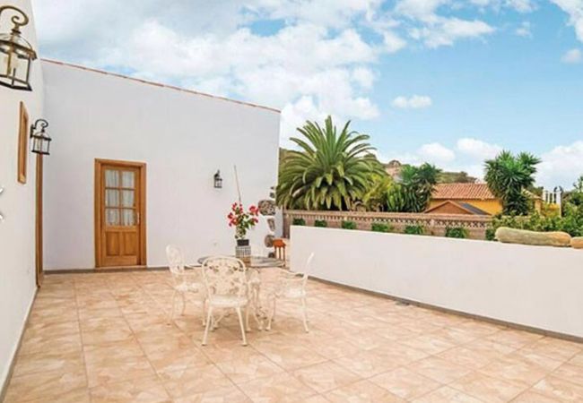 House in Garachico - Ideal home for 4 with pool table and beautiful mountain views