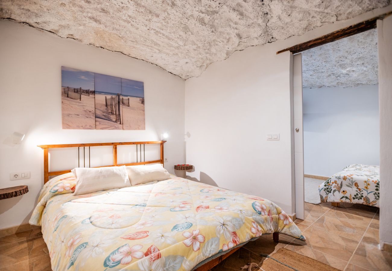 House in Arico - Acaimo Cave with 2 Bedrooms